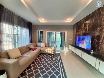 *****บ้านเดี่ยวมือสอง โครงการ เดอะเซนโทร วัชรพล จากแบรนด์ AP เนื้อที่ 64.00 ตร.ว. พื้นที่ใช้สอย 195 ตร.ม. ฟังก์ชัน 4 ห้องนอน 3 ห้องน้ำ จอดรถได้ 2 คัน แถมฟรี เครื่องปรับอากาศ และ เครื่องทำน้ำอุ่น Facilities ครบครัน บนทำเลเชื่อมต่อหลายเส้นทาง ถ.รามอินทรา ถ.สายไหม และ ถ.พหลโยธิน ใกล้สนามบินดอนเมือง ทางด่วน "รามอินทรา" และรถไฟฟ้าสายสีเขียว "สถานีคูคต"