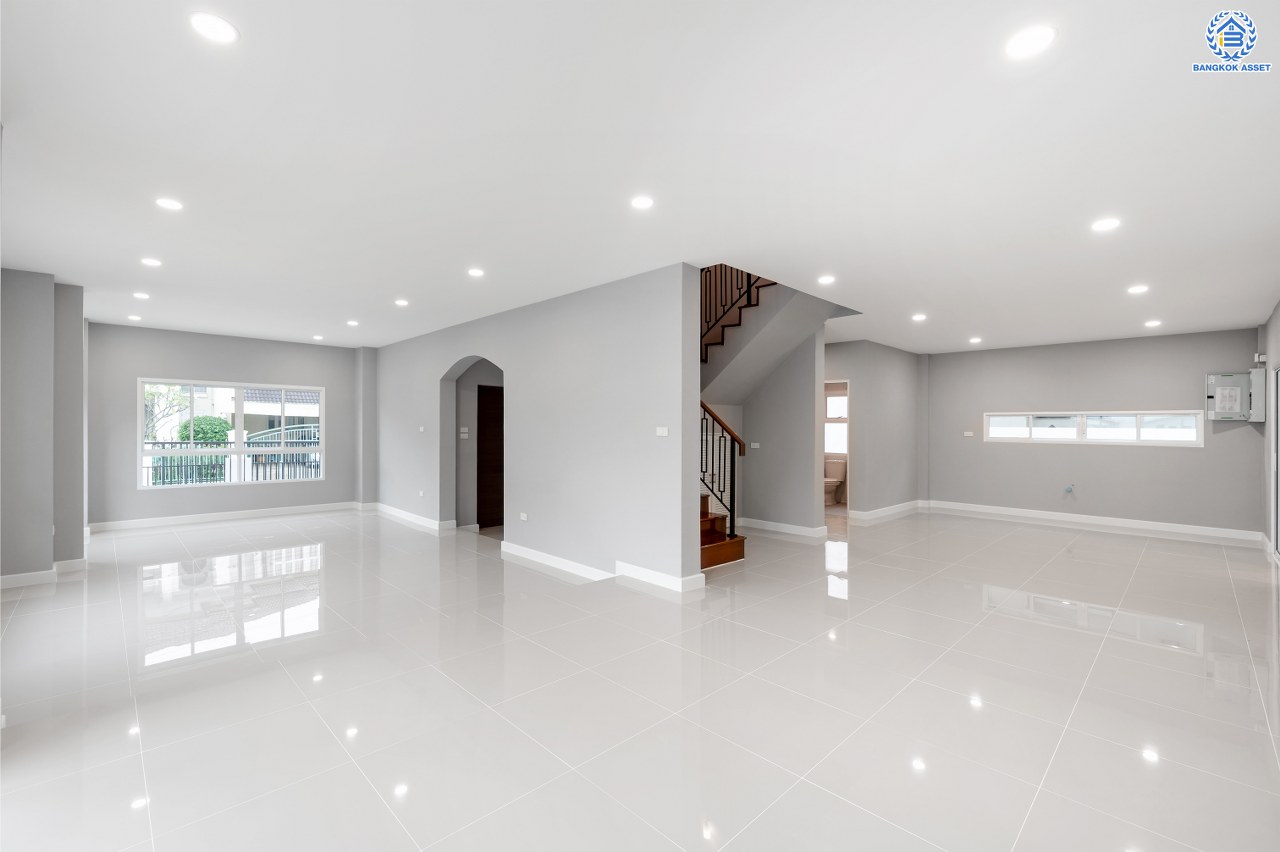 บ้านมือสองตกแต่งใหม่ โครงการ ลัดดารมย์ รัตนาธิเบศร์ หลังมุม จากแบรนด์ Q House เนื้อที่ 98.40 ตร.ว. พื้นที่ใช้สอย 322.2 ตร.ม. ฟังก์ชัน 4 ห้องนอน 4 ห้องน้ำ จอดรถได้ 2 คัน บนทำเลที่ดีที่สุด เชื่อมต่อ ถนนรัตนาธิเบศร์ และ ถนนราชพฤกษ์ ใจกลาง 2 เซ็นทรัลฯ ทั้งเซ็นทรัลรัตนาธิเบศร์, เซ็นทรัลเวสต์เกต และ ใกล้รถไฟฟ้าสายสีม่วง "สถานีไทรม้า"...