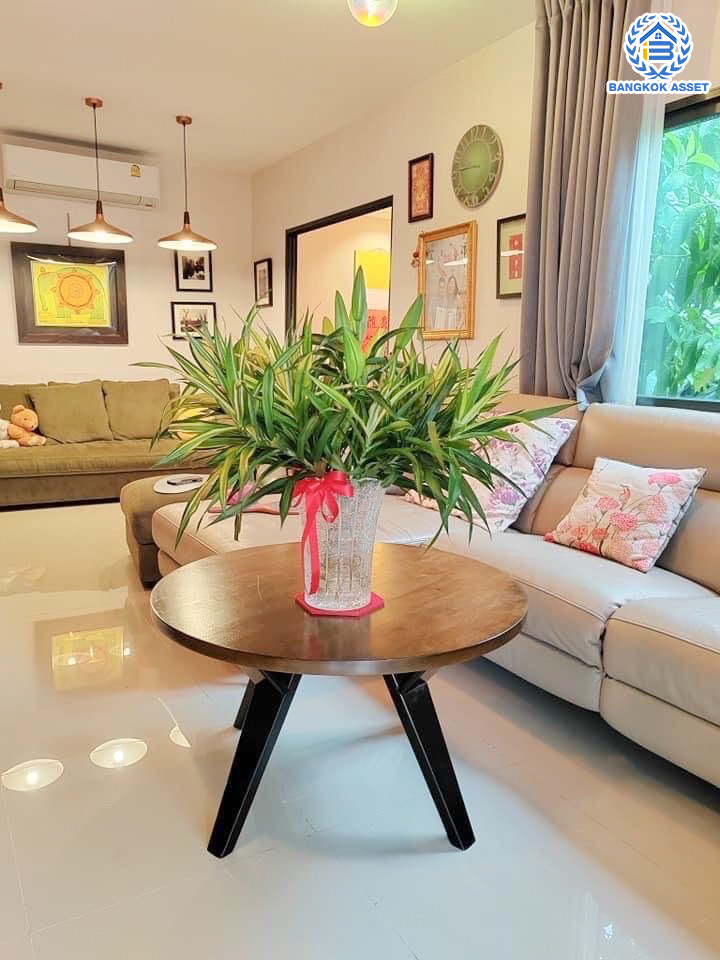 *****บ้านเดี่ยวมือสองย่านนนทบุรี โครงการ เพฟ ปิ่นเกล้า-ศาลายา เนื้อที่ 50.60 ตร.ว. พื้นที่ใช้สอย 215.3 ตร.ม. ฟังก์ชัน 5 ห้องนอน 3 ห้องน้ำ ที่จอดรถ 2 คัน แถมฟรี เครื่องปรับอากาศ เครื่องทำน้ำอุ่น โครงการตั้งบนทำเลแห่งการเดินทาง เชื่อมต่อถนนกาญจนาภิเษก และใกล้จุดขึ้นทางด่วน "ศรีรัช"