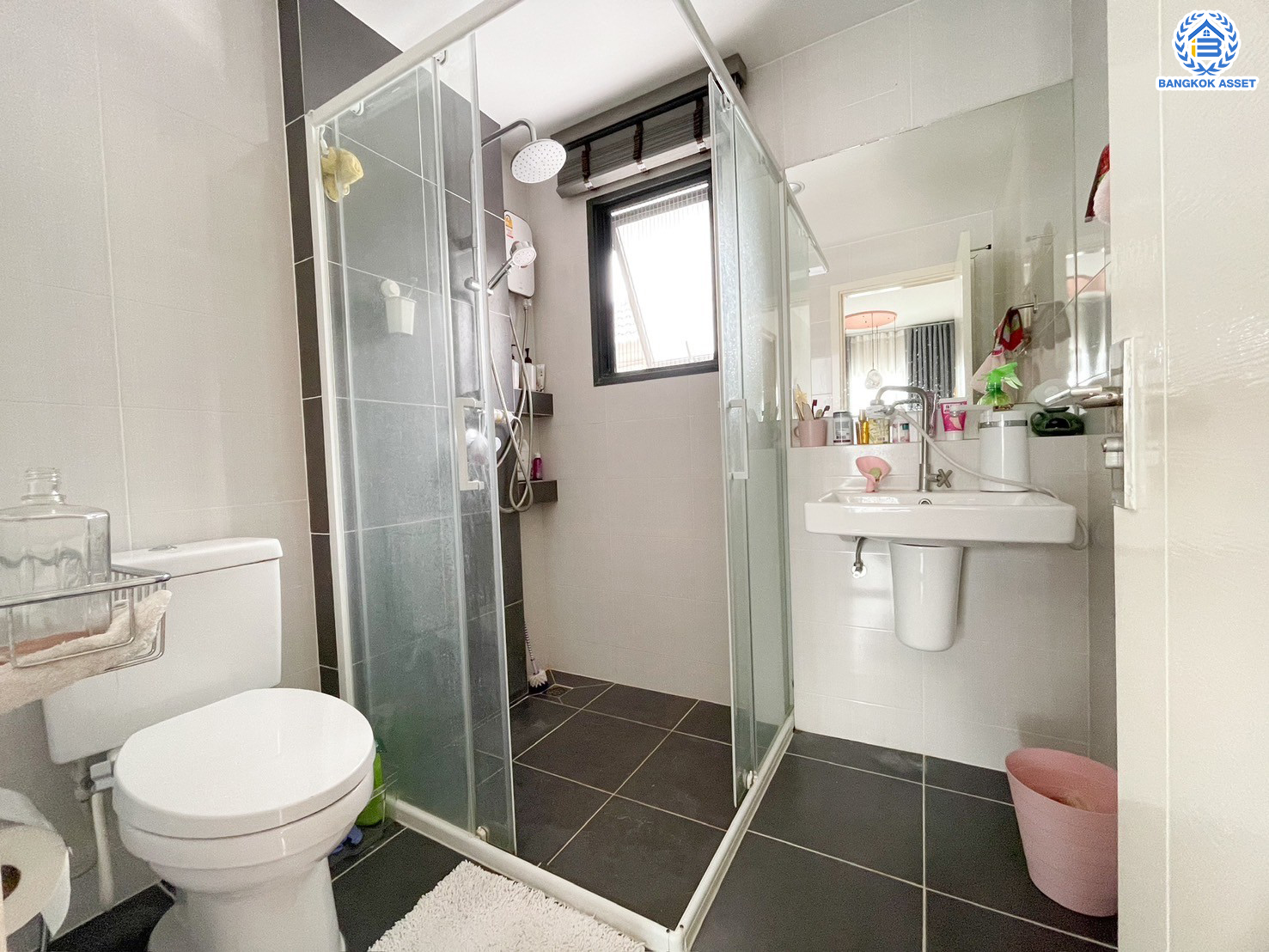 *****บ้านเดี่ยวมือสองย่านนนทบุรี โครงการ เพฟ ปิ่นเกล้า-ศาลายา เนื้อที่ 50.60 ตร.ว. พื้นที่ใช้สอย 215.3 ตร.ม. ฟังก์ชัน 5 ห้องนอน 3 ห้องน้ำ ที่จอดรถ 2 คัน แถมฟรี เครื่องปรับอากาศ เครื่องทำน้ำอุ่น โครงการตั้งบนทำเลแห่งการเดินทาง เชื่อมต่อถนนกาญจนาภิเษก และใกล้จุดขึ้นทางด่วน "ศรีรัช"