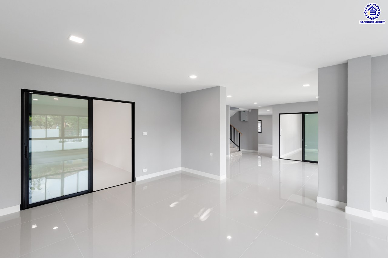 บ้านมือสองตกแต่งใหม่ โครงการ เมืองเอก โครงการ6 (River Ville Donmueang) เนื้อที่ 200 ตร.ว. พื้นที่ใช้สอย 508.49 ตร.ม. ฟังก์ชัน 3 ห้องนอน 3 ห้องน้ำ จอดรถได้ 3 คัน บนทำเลศักยภาพเชื่อมต่อถนนวิภาวดี-รังสิต ถนนพหลโยธิน ถนนรามอินทรา ใกล้รถไฟฟ้าสายสีแดง "สถานีหลัหก" และจุดขึ้นทางด่วน "อุตราภิมุข"...