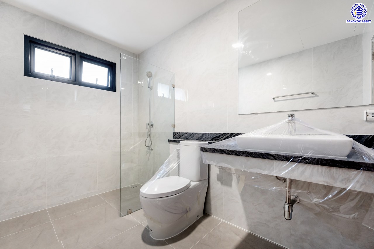 บ้านมือสองตกแต่งใหม่ โครงการ เมืองเอก โครงการ6 (River Ville Donmueang) เนื้อที่ 200 ตร.ว. พื้นที่ใช้สอย 508.49 ตร.ม. ฟังก์ชัน 3 ห้องนอน 3 ห้องน้ำ จอดรถได้ 3 คัน บนทำเลศักยภาพเชื่อมต่อถนนวิภาวดี-รังสิต ถนนพหลโยธิน ถนนรามอินทรา ใกล้รถไฟฟ้าสายสีแดง "สถานีหลัหก" และจุดขึ้นทางด่วน "อุตราภิมุข"...