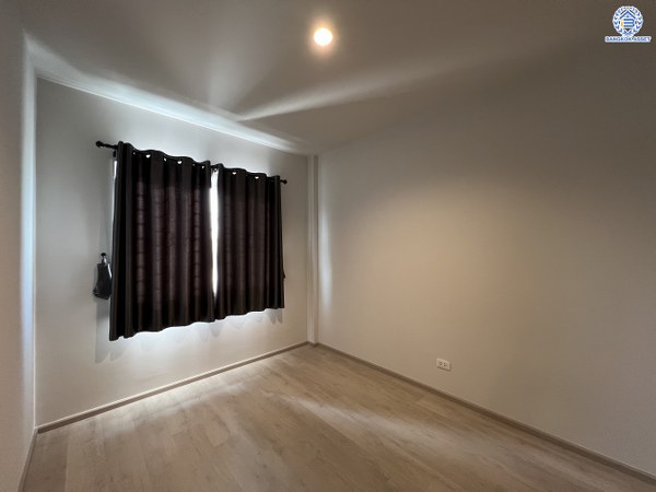 *****ทาวน์เฮ้าส์มือสองนนทบุรี โครงการ ชวนชื่นทาวน์ ชัยพฤกษ์-แจ้งวัฒนะ เนื้อที่ 22.50 ตร.ว. พื้นที่ใช้สอย 106.59 ตร.ม. ฟังก์ชัน 3 ห้องนอน 3 ห้องน้ำ 2 ที่จอดรถ บนทำเลแห่งการเดินทาง เชื่อมต่อหลายเส้นทาง ได้แก่ ถนนแจ้งวัฒนะ, ถนนชัยพฤกษ์, ถนนราชพฤกษ์, ถนนกาญจนาภิเษก ใกล้จุดขึ้นทางด่วน "แจ้งวัฒนะ" และเซ็นทรัล เวสต์เกต