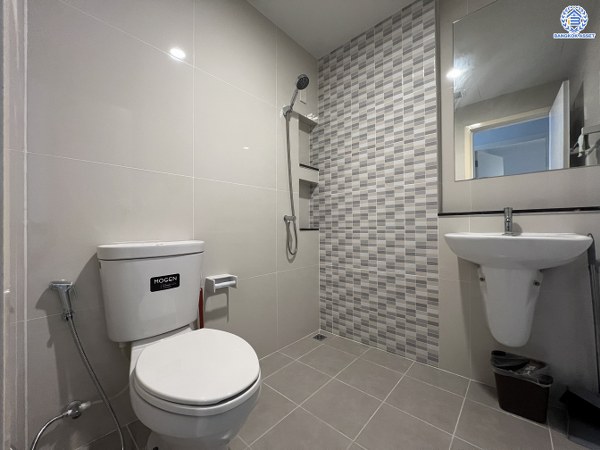 *****ทาวน์เฮ้าส์มือสองนนทบุรี โครงการ ชวนชื่นทาวน์ ชัยพฤกษ์-แจ้งวัฒนะ เนื้อที่ 22.50 ตร.ว. พื้นที่ใช้สอย 106.59 ตร.ม. ฟังก์ชัน 3 ห้องนอน 3 ห้องน้ำ 2 ที่จอดรถ บนทำเลแห่งการเดินทาง เชื่อมต่อหลายเส้นทาง ได้แก่ ถนนแจ้งวัฒนะ, ถนนชัยพฤกษ์, ถนนราชพฤกษ์, ถนนกาญจนาภิเษก ใกล้จุดขึ้นทางด่วน "แจ้งวัฒนะ" และเซ็นทรัล เวสต์เกต