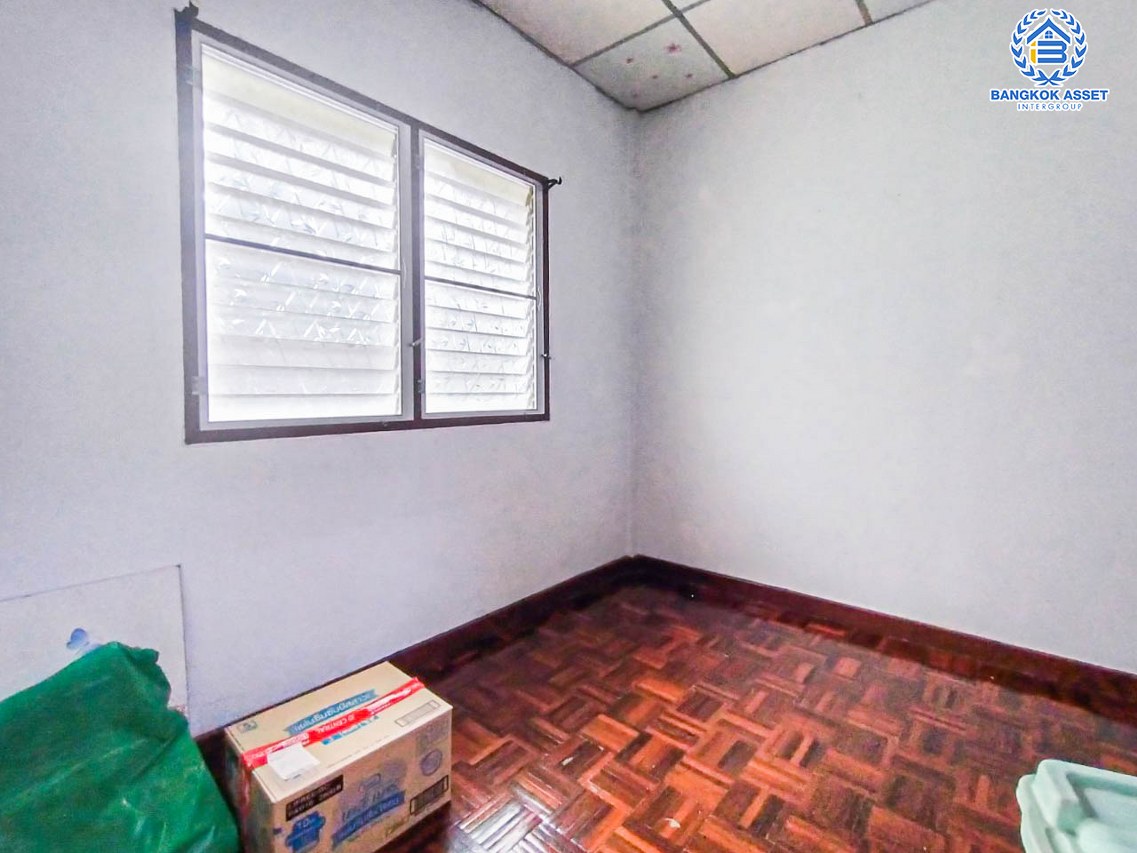 *****ทาวน์เฮ้าส์มือสองกรุงเทพมหานคร โครงการ ณัฐกานต์ พหลโยธิน หลังมุม เนื้อที่กว้างขวางถึง 29.3 ตร.ว. พื้นที่ใช้สอย 117.20 ตร.ม. ฟังก์ชัน 3 ห้องนอน 2 ห้องน้ำ 1 ที่จอดรถ บ้านสภาพดี บนทำเลใกล้สนามบินดอนเมือง เพียง 12 นาทีก็ถึงรถไฟฟ้าสายสีเขียว "สถานีสะพานใหม่" จองเลย!