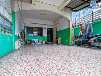 *****ทาวน์เฮ้าส์มือสองกรุงเทพมหานคร โครงการ ณัฐกานต์ พหลโยธิน หลังมุม เนื้อที่กว้างขวางถึง 29.3 ตร.ว. พื้นที่ใช้สอย 117.20 ตร.ม. ฟังก์ชัน 3 ห้องนอน 2 ห้องน้ำ 1 ที่จอดรถ บ้านสภาพดี บนทำเลใกล้สนามบินดอนเมือง เพียง 12 นาทีก็ถึงรถไฟฟ้าสายสีเขียว "สถานีสะพานใหม่" จองเลย!