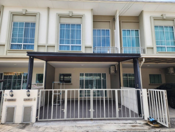 *****ทาวน์เฮ้าส์มือสองปทุมธานี โครงการ เสนา เวล่า รังสิต-คลอง1 เนื้อที่กว้าง 21.1 ตร.ว. พื้นที่ใช้สอย 132 ตร.ม. ฟังก์ชัน 4 ห้องนอน 3 ห้องน้ำ 2 ที่จอดรถ บ้านสภาพพร้อมอยู่ บนทำเลเข้า-ออกตัวเมืองสะดวกสุดๆ เชื่อมต่อถนนรังสิต-นครนายก, ถนนพหลโยธิน ใกล้รถไฟฟ้าสายสีแดง "สถานีรังสิต" และทางด่วน "โทลเวย์-รังสิต"