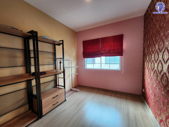 *****ทาวน์เฮ้าส์มือสองปทุมธานี โครงการ เสนา เวล่า รังสิต-คลอง1 เนื้อที่กว้าง 21.1 ตร.ว. พื้นที่ใช้สอย 132 ตร.ม. ฟังก์ชัน 4 ห้องนอน 3 ห้องน้ำ 2 ที่จอดรถ บ้านสภาพพร้อมอยู่ บนทำเลเข้า-ออกตัวเมืองสะดวกสุดๆ เชื่อมต่อถนนรังสิต-นครนายก, ถนนพหลโยธิน ใกล้รถไฟฟ้าสายสีแดง "สถานีรังสิต" และทางด่วน "โทลเวย์-รังสิต"