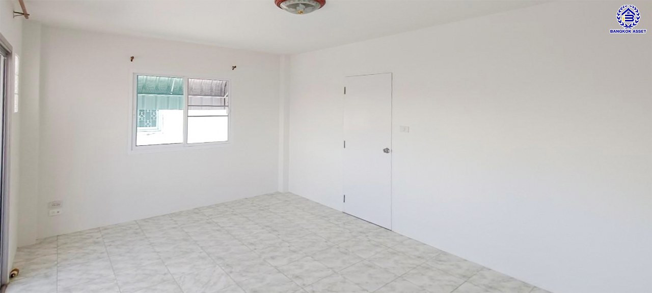 *****ทาวน์เฮ้าส์มือสองชลบุรี โครงการ บ้านสวนวิลล์ เลี่ยงเมืองชลบุรี เนื้อที่กว้าง 26.60 ตร.ว. พื้นที่ใช้สอย 90 ตร.ม. ฟังก์ชัน 3 ห้องนอน 2 ห้องน้ำ 1 ที่จอดรถ หน้าโครงการติดถนนบ้านสวน11 บนทำเลเชื่อมต่อถนน344 ชลบุรี, ถนนเลี่ยงเมืองชลบุรี, ถนนเศรษฐกิจ, ถนนบ้านสวน-หนองข้างคอก