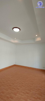 *****ทาวน์เฮ้าส์มือสองชลบุรี โครงการ บ้านสวนวิลล์ เลี่ยงเมืองชลบุรี เนื้อที่กว้าง 26.60 ตร.ว. พื้นที่ใช้สอย 90 ตร.ม. ฟังก์ชัน 3 ห้องนอน 2 ห้องน้ำ 1 ที่จอดรถ หน้าโครงการติดถนนบ้านสวน11 บนทำเลเชื่อมต่อถนน344 ชลบุรี, ถนนเลี่ยงเมืองชลบุรี, ถนนเศรษฐกิจ, ถนนบ้านสวน-หนองข้างคอก