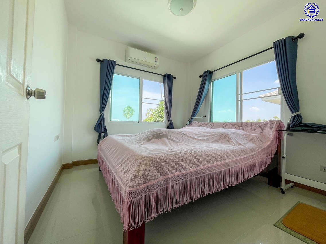 *****บ้านเดี่ยวมือสองปทุมธานี โครงการ ภัทรีดา อเวนิว ปทุมธานี-สามโคก เนื้อที่ 70 ตร.ว. พื้นที่ใช้สอย 124 ตร.ม. ฟังก์ชัน 3 ห้องนอน 2 ห้องน้ำ 1 ที่จอดรถ แถมฟรี เครื่องปรับอากาศ และ เครื่องทำน้ำอุ่น บนทำเลเดินทางสะดวก เชื่อมต่อถนนปทุมธานี-สามโคก-เสนา, ถนนรังสิต-ปทุมธานี, ถนนสะพานปทุมธานี1 และใกล้จุดขึ้นทางด่วน "อุดรรัถยา"