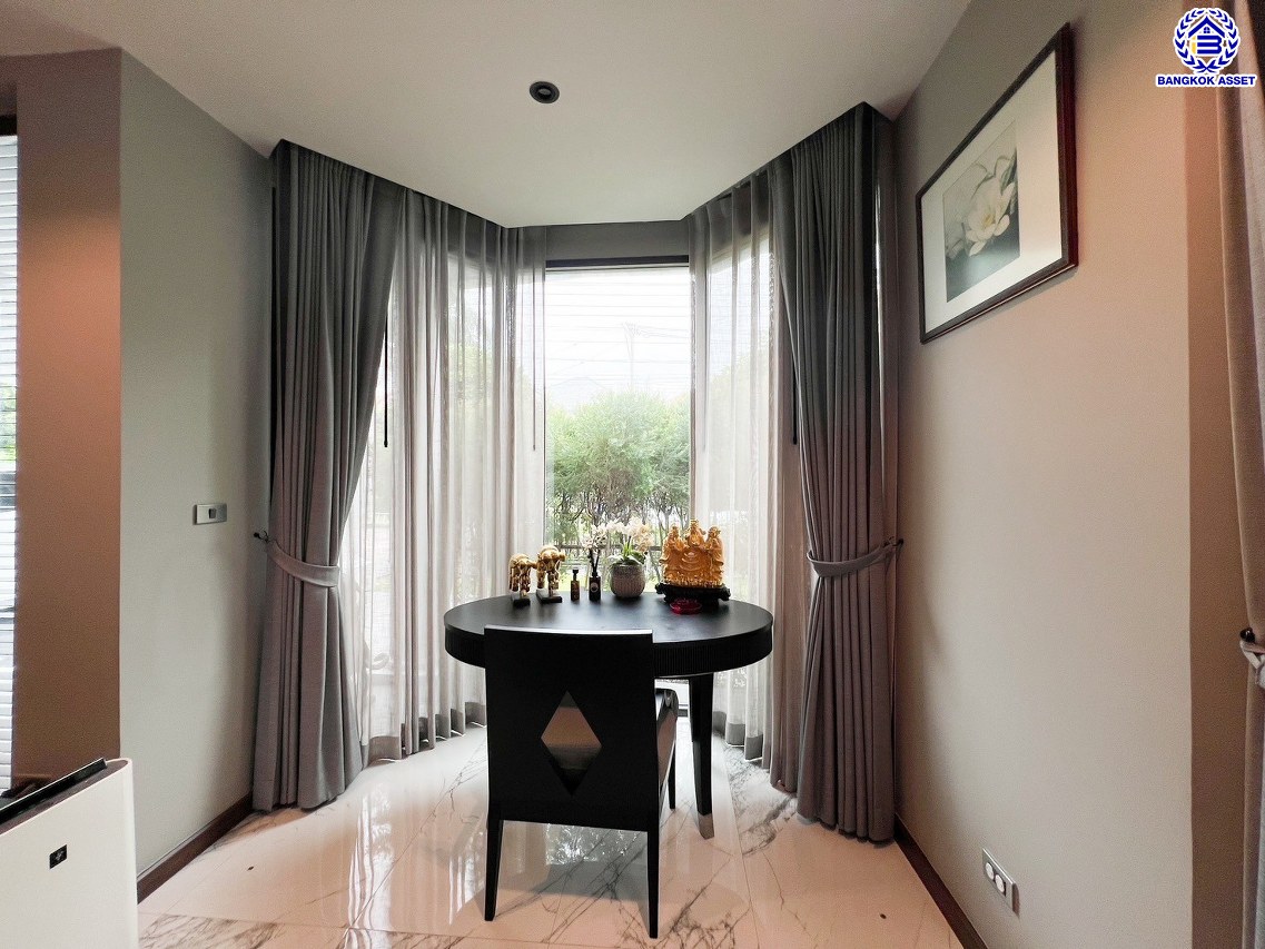 *****บ้านเดี่ยวมือสองนนทบุรี โครงการ บางกอก บูเลอวาร์ด พระราม5 เนื้อที่ 82.50 ตร.ว. พื้นที่ใช้สอย 260 ตร.ม. ฟังก์ชัน 3 ห้องนอน 3 ห้องน้ำ จอดรถได้ 2 คัน บนทำเลเชื่อมต่อเมือง ใกล้รถไฟฟ้าสายสีม่วง "สถานีบางรักน้อย-ท่าอิฐ" จุดขึ้นทางด่วน "ประจิมรัถยา" และรายล้อมด้วยสิ่งอำนวยความสะดวกครบ