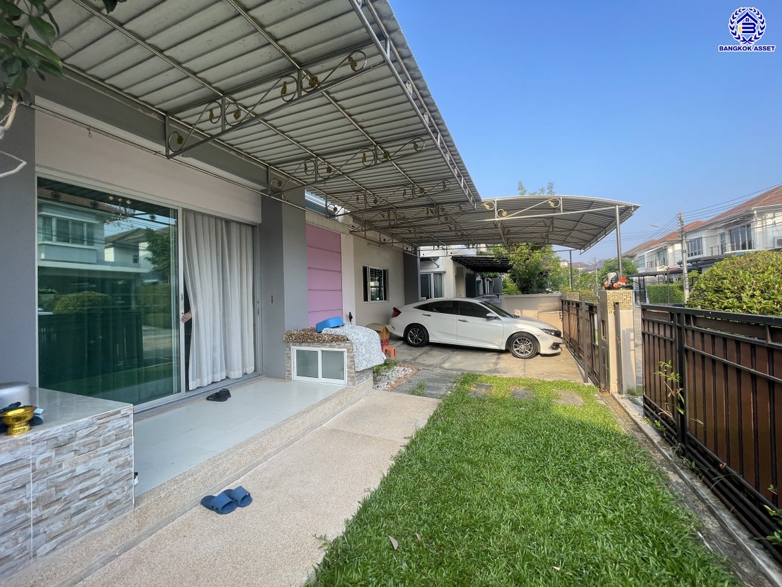 *****บ้านเดี่ยวมือสอง โครงการ ไลฟ์บางกอกบูเลอวาร์ด ปิ่นเกล้า-เพชรเกษม เนื้อที่กว้างกว่า 50.70 ตร.ว พื้นที่ใช้สอย 150 ตร.ม. ฟังก์ชัน 3 ห้องนอน 3 ห้องน้ำ 2 ที่จอดรถ บนทำเลติดถนนพุทธมณฑลสาย4 ตอบโจทย์กับทุกครอบครัว ใกล้แหล่งช้อปปิ้ง "เซ็นทรัล ศาลายา" รถไฟฟ้าสายสีน้ำเงิน "สถานีหลักสอง" และจุดขึ้นทางด่วน "ศรีรัช"...