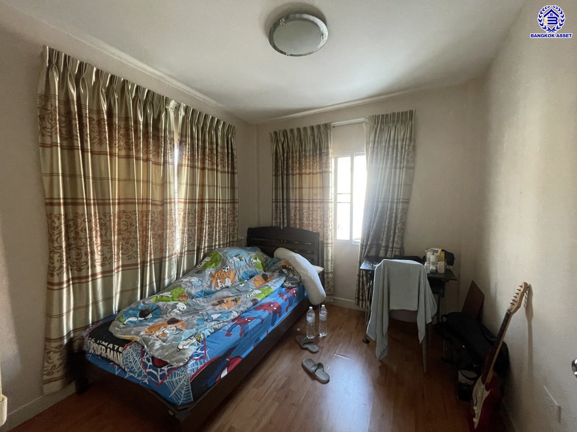 *****บ้านเดี่ยวมือสอง โครงการ ไลฟ์บางกอกบูเลอวาร์ด ปิ่นเกล้า-เพชรเกษม เนื้อที่กว้างกว่า 50.70 ตร.ว พื้นที่ใช้สอย 150 ตร.ม. ฟังก์ชัน 3 ห้องนอน 3 ห้องน้ำ 2 ที่จอดรถ บนทำเลติดถนนพุทธมณฑลสาย4 ตอบโจทย์กับทุกครอบครัว ใกล้แหล่งช้อปปิ้ง "เซ็นทรัล ศาลายา" รถไฟฟ้าสายสีน้ำเงิน "สถานีหลักสอง" และจุดขึ้นทางด่วน "ศรีรัช"...