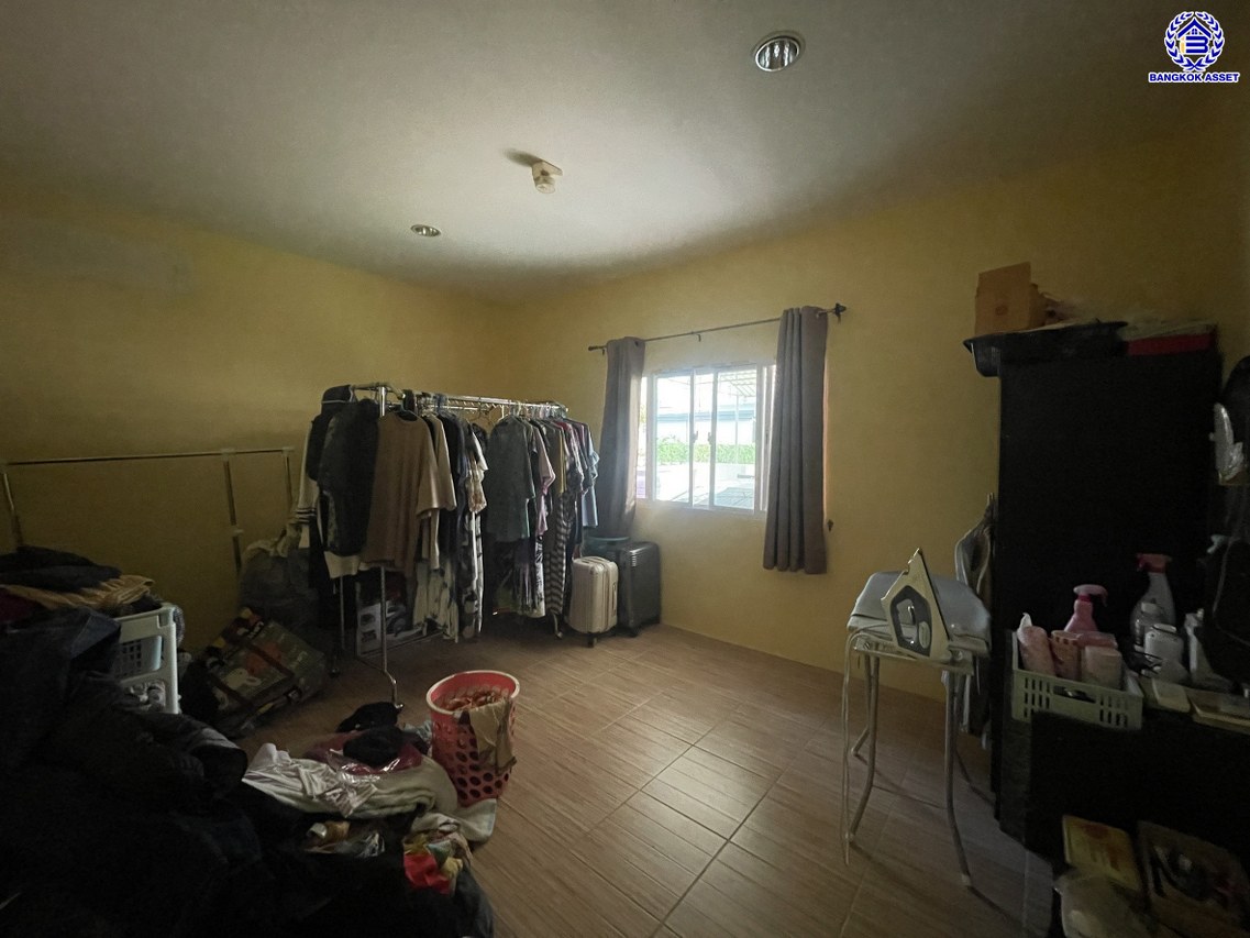 *****บ้านเดี่ยวมือสอง โครงการ ไลฟ์บางกอกบูเลอวาร์ด ปิ่นเกล้า-เพชรเกษม เนื้อที่กว้างกว่า 50.70 ตร.ว พื้นที่ใช้สอย 150 ตร.ม. ฟังก์ชัน 3 ห้องนอน 3 ห้องน้ำ 2 ที่จอดรถ บนทำเลติดถนนพุทธมณฑลสาย4 ตอบโจทย์กับทุกครอบครัว ใกล้แหล่งช้อปปิ้ง "เซ็นทรัล ศาลายา" รถไฟฟ้าสายสีน้ำเงิน "สถานีหลักสอง" และจุดขึ้นทางด่วน "ศรีรัช"...