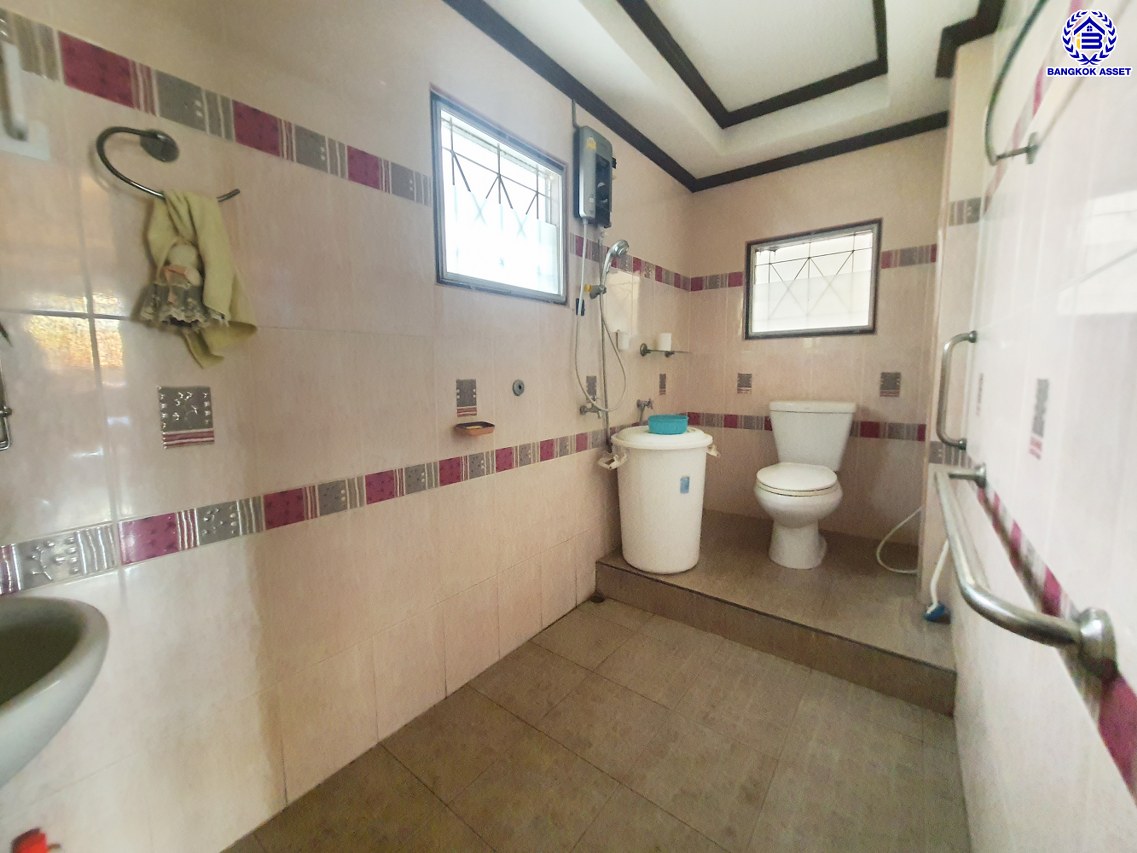 *****ทาวน์เฮ้าส์มือสองนนทบุรี โครงการ เยาวพรรณ บางกรวย-ไทรน้อย หลังริม เนื้อที่ 49 ตร.ว. พื้นที่ใช้สอย 120 ตร.ม. ฟังก์ชัน 2 ห้องนอน 1 ห้องน้ำ 2 ที่จอดรถ บนทำเลเดินทางสะดวก เชื่อมต่อถนนบางกรวย-ไทรน้อย, ถนนนครอินทร์, ถนนพระราม5,ถนนราชพฤกษ์ ใกล้รถไฟฟ้าสายสีม่วง "สถานีแยกติวานนท์" และจุดขึ้นทางด่วน "ศรีรัช"