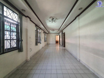 *****ทาวน์เฮ้าส์มือสองนนทบุรี โครงการ เยาวพรรณ บางกรวย-ไทรน้อย หลังริม เนื้อที่ 49 ตร.ว. พื้นที่ใช้สอย 120 ตร.ม. ฟังก์ชัน 2 ห้องนอน 1 ห้องน้ำ 2 ที่จอดรถ บนทำเลเดินทางสะดวก เชื่อมต่อถนนบางกรวย-ไทรน้อย, ถนนนครอินทร์, ถนนพระราม5,ถนนราชพฤกษ์ ใกล้รถไฟฟ้าสายสีม่วง "สถานีแยกติวานนท์" และจุดขึ้นทางด่วน "ศรีรัช"