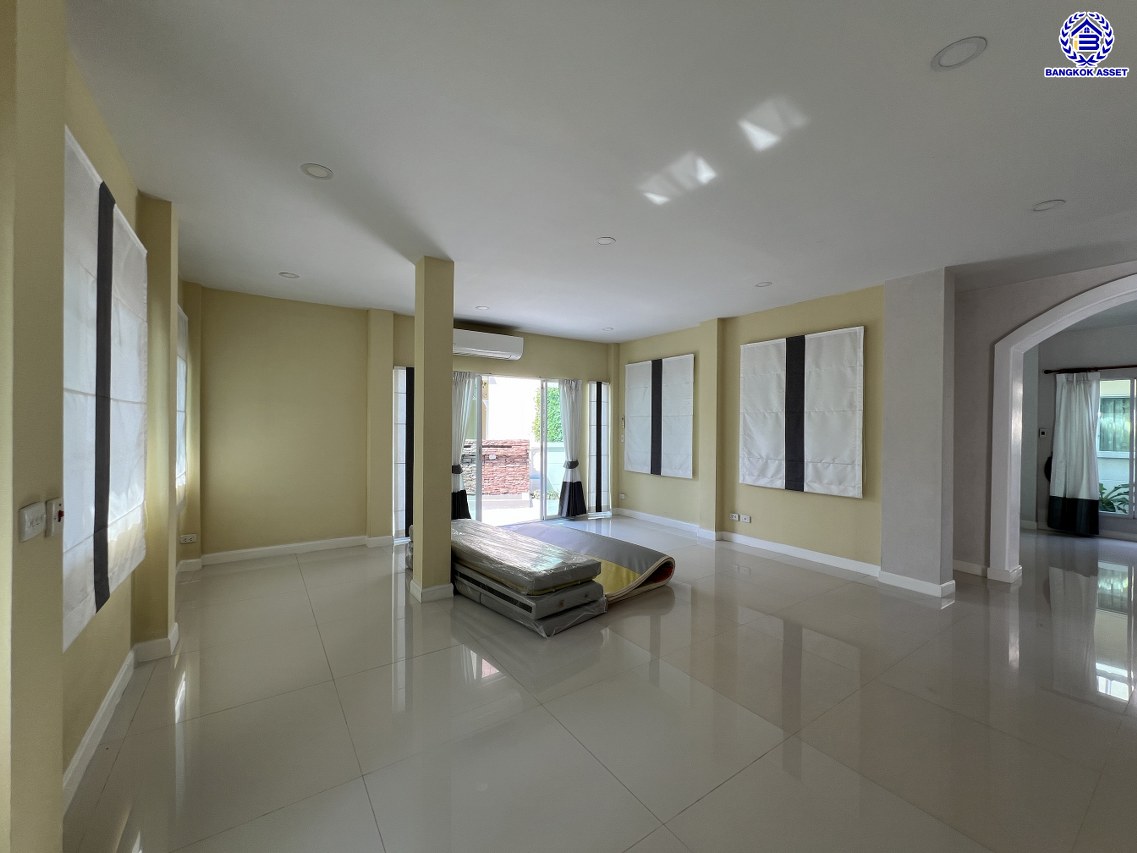 *****บ้านเดี่ยวมือสองนนทบุรี โครงการ มณีรินทร์พาร์ค รัตนาธิเบศร์-ท่าอิฐ  เนื้อที่ 81.30 ตร.ว. พื้นที่ใช้สอย 186 ตร.ม. ฟังก์ชัน 3 ห้องนอน 3 ห้องน้ำ 2 ที่จอดรถ บ้านสภาพดีเยี่ยม บนทำเลเดินทางสะดวก เชื่อมต่อถนนราชพฤกษ์ ถนนงามวงศ์วาน ถนนติวานนท์ ใกล้รถไฟฟ้าสายสีม่วง "สถานีไทรม้า" และจุดขึ้นทางด่วน "งามวงศ์วาน"