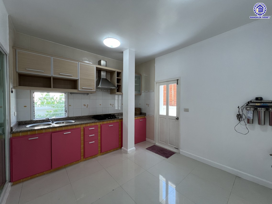 *****บ้านเดี่ยวมือสองนนทบุรี โครงการ มณีรินทร์พาร์ค รัตนาธิเบศร์-ท่าอิฐ  เนื้อที่ 81.30 ตร.ว. พื้นที่ใช้สอย 186 ตร.ม. ฟังก์ชัน 3 ห้องนอน 3 ห้องน้ำ 2 ที่จอดรถ บ้านสภาพดีเยี่ยม บนทำเลเดินทางสะดวก เชื่อมต่อถนนราชพฤกษ์ ถนนงามวงศ์วาน ถนนติวานนท์ ใกล้รถไฟฟ้าสายสีม่วง "สถานีไทรม้า" และจุดขึ้นทางด่วน "งามวงศ์วาน"