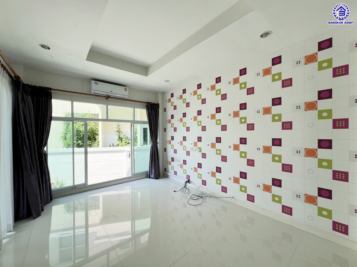 *****บ้านเดี่ยวมือสองนนทบุรี โครงการ มณีรินทร์พาร์ค รัตนาธิเบศร์-ท่าอิฐ  เนื้อที่ 81.30 ตร.ว. พื้นที่ใช้สอย 186 ตร.ม. ฟังก์ชัน 3 ห้องนอน 3 ห้องน้ำ 2 ที่จอดรถ บ้านสภาพดีเยี่ยม บนทำเลเดินทางสะดวก เชื่อมต่อถนนราชพฤกษ์ ถนนงามวงศ์วาน ถนนติวานนท์ ใกล้รถไฟฟ้าสายสีม่วง "สถานีไทรม้า" และจุดขึ้นทางด่วน "งามวงศ์วาน"