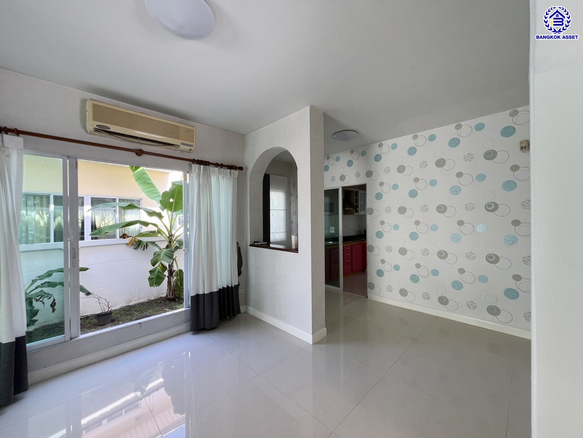 *****บ้านเดี่ยวมือสองนนทบุรี โครงการ มณีรินทร์พาร์ค รัตนาธิเบศร์-ท่าอิฐ  เนื้อที่ 81.30 ตร.ว. พื้นที่ใช้สอย 186 ตร.ม. ฟังก์ชัน 3 ห้องนอน 3 ห้องน้ำ 2 ที่จอดรถ บ้านสภาพดีเยี่ยม บนทำเลเดินทางสะดวก เชื่อมต่อถนนราชพฤกษ์ ถนนงามวงศ์วาน ถนนติวานนท์ ใกล้รถไฟฟ้าสายสีม่วง "สถานีไทรม้า" และจุดขึ้นทางด่วน "งามวงศ์วาน"