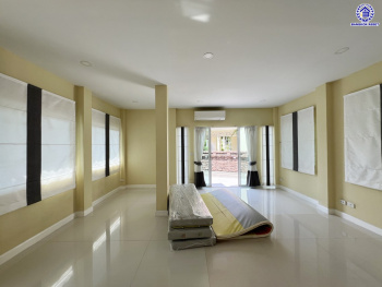 *****บ้านเดี่ยวมือสองนนทบุรี โครงการ มณีรินทร์พาร์ค รัตนาธิเบศร์-ท่าอิฐ  เนื้อที่ 81.30 ตร.ว. พื้นที่ใช้สอย 186 ตร.ม. ฟังก์ชัน 3 ห้องนอน 3 ห้องน้ำ 2 ที่จอดรถ บ้านสภาพดีเยี่ยม บนทำเลเดินทางสะดวก เชื่อมต่อถนนราชพฤกษ์ ถนนงามวงศ์วาน ถนนติวานนท์ ใกล้รถไฟฟ้าสายสีม่วง "สถานีไทรม้า" และจุดขึ้นทางด่วน "งามวงศ์วาน"