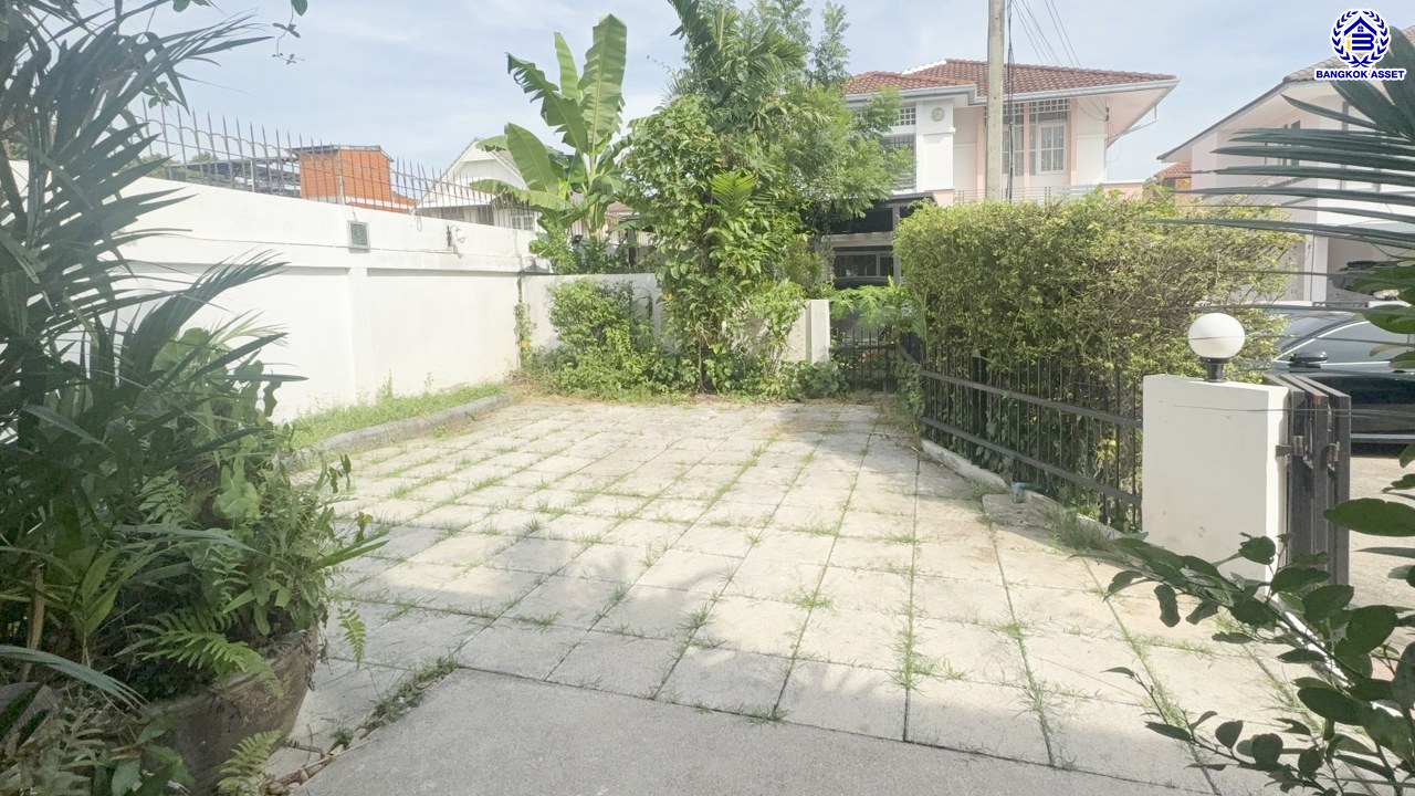 *****บ้านเดี่ยวมือสองย่านนนทบุรี โครงการ โฮมเพลส รัตนาธิเบศร์ หลังริม เนื้อที่ 57 ตร.ว. พื้นที่ใช้สอย 179 ตร.ม. ฟังก์ชัน 4 ห้องนอน 3 ห้องน้ำ 1 ที่จอดรถ แถมฟรี เครื่องปรับอากาศ บนทำเลศักยภาพ ติดถนนรัตนาธิเบศร์ ใกล้รถไฟฟ้าสายสีม่วง "สถานีบางพลู" จองเลย!