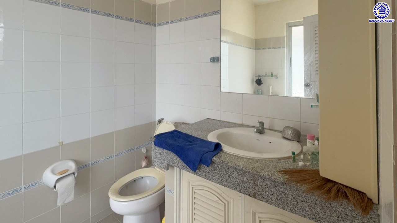 *****บ้านเดี่ยวมือสองย่านนนทบุรี โครงการ โฮมเพลส รัตนาธิเบศร์ หลังริม เนื้อที่ 57 ตร.ว. พื้นที่ใช้สอย 179 ตร.ม. ฟังก์ชัน 4 ห้องนอน 3 ห้องน้ำ 1 ที่จอดรถ แถมฟรี เครื่องปรับอากาศ บนทำเลศักยภาพ ติดถนนรัตนาธิเบศร์ ใกล้รถไฟฟ้าสายสีม่วง "สถานีบางพลู" จองเลย!