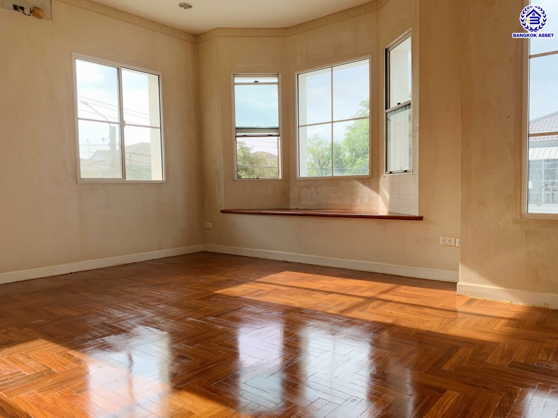 *****บ้านเดี่ยวมือสองนนทบุรี โครงการ มัณฑนา ราชพฤกษ์ หลังมุม เนื้อที่ 70.90 ตร.ว. พื้นที่ใช้สอย 180 ตร.ม. ฟังก์ชัน 3 ห้องนอน 3 ห้องน้ำ 2 ที่จอดรถ ตั้งบนทำเลดี เชื่อมต่อถนนกาญจนาภิเษก ถนนรัตนาธิเบศร์ ถนนนครอินทร์ ใกล้เซ็นทรัลเวสต์เกต และรถไฟฟ้าสายสีม่วง "สถานีบางรักน้อยท่าอิฐ"