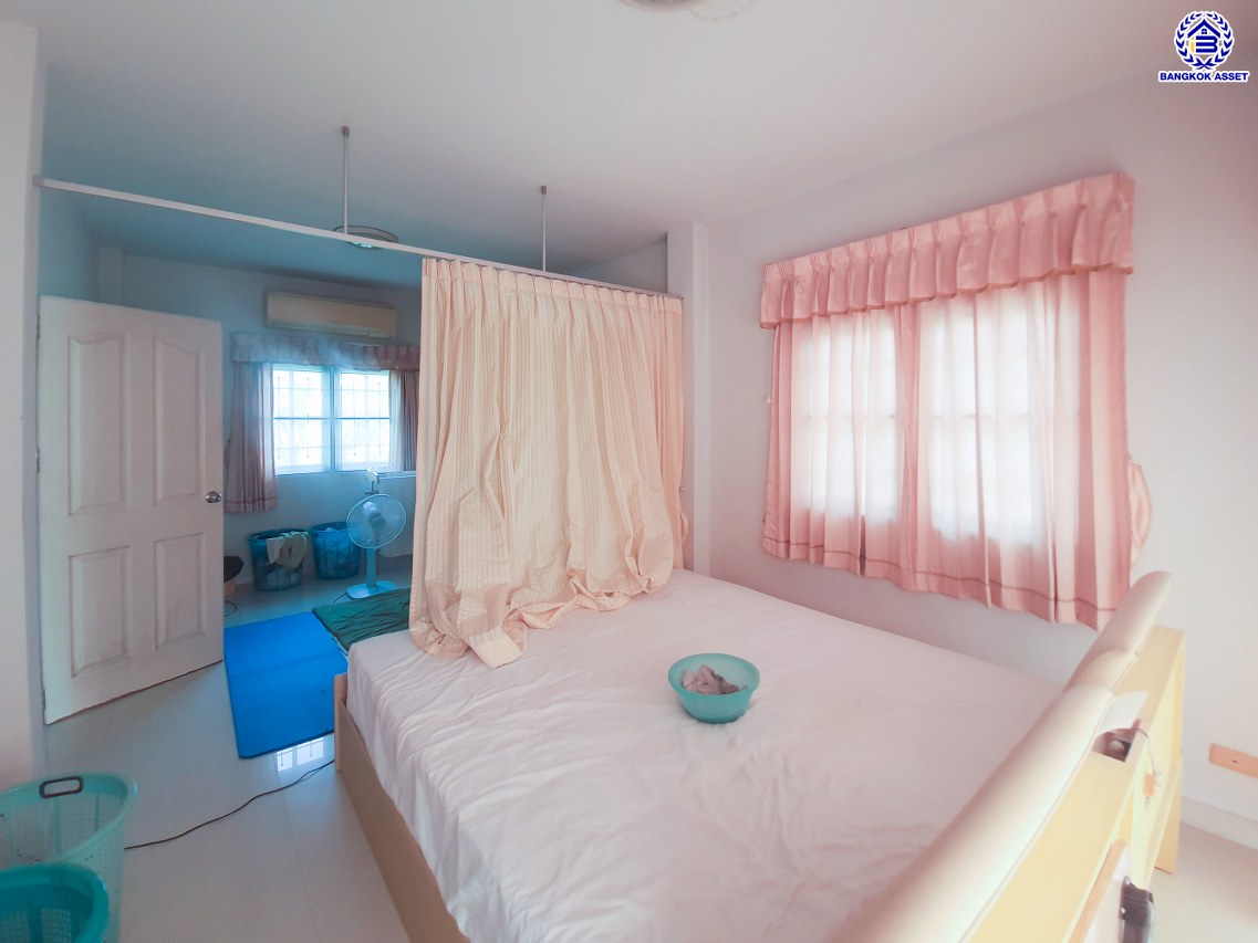 *****บ้านเดี่ยวมือสองนนทบุรี โครงการ บุรีรมย์ วงแหวนฯ-ปิ่นเกล้า (ซ.วัดพระเงิน) เนื้อที่ 53.00 ตร.ว. พื้นที่ใช้สอย 180 ตร.ม. ฟังก์ชัน 3 ห้องนอน 2 ห้องน้ำ 3 ที่จอดรถ บนทำเลดีในซอยวัดพระเงิน เชื่อมต่อ ถนนกาญจนาภิเษก ใกล้พลัสมอล์บางใหญ่ เซ็นทรัลเวสต์เกต รถไฟฟ้าสายสีม่วง "สถานีตลาดบางใหญ่" และทางด่วนศรีรัช!