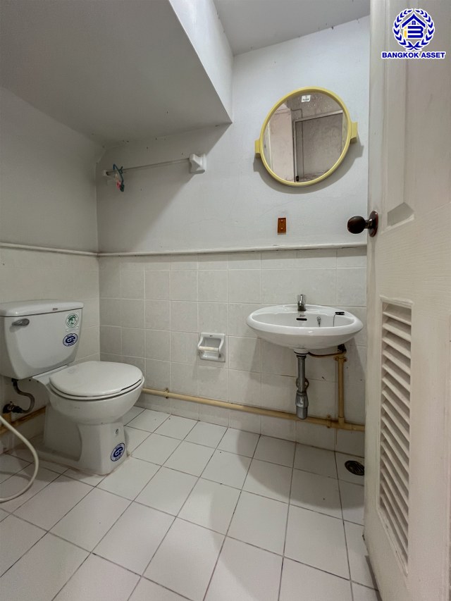 *****ทาวน์เฮ้าส์มือสองนนทบุรี 3 ชั้น โครงการ ศุภาลัยวิลล์ รัตนาธิเบศร์ เนื้อที่ 18.00 ตร.ว. พื้นที่ใช้สอย 170 ตร.ม. ฟังก์ชัน 3 ห้องนอน 3 ห้องน้ำ พร้อมเข้าอยู่ ทำเลเดินทางสะดวก เชื่อมต่อถนนรัตนาธิเบศร์ ถนนติวานนท์ ถนนเลี่ยงเมืองนนทบุรี ติดรถไฟฟ้าสายสีม่วง "สถานีศูนย์ราชการนนทบุรี" ราคาถูกที่สุดในโครงการ