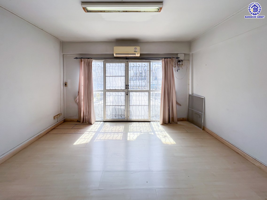 *****ทาวน์เฮ้าส์มือสองนนทบุรี 3 ชั้น โครงการ ศุภาลัยวิลล์ รัตนาธิเบศร์ เนื้อที่ 18.00 ตร.ว. พื้นที่ใช้สอย 170 ตร.ม. ฟังก์ชัน 3 ห้องนอน 3 ห้องน้ำ พร้อมเข้าอยู่ ทำเลเดินทางสะดวก เชื่อมต่อถนนรัตนาธิเบศร์ ถนนติวานนท์ ถนนเลี่ยงเมืองนนทบุรี ติดรถไฟฟ้าสายสีม่วง "สถานีศูนย์ราชการนนทบุรี" ราคาถูกที่สุดในโครงการ