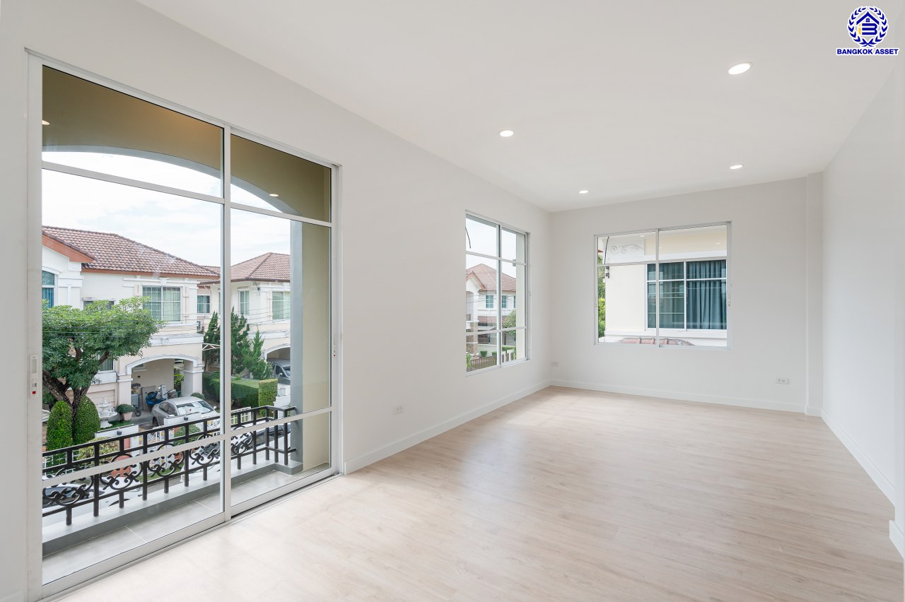 บ้านมือสองตกแต่งใหม่ โครงการ เดอะซิตี้1 ปิ่นเกล้า-พระราม5-นครอินทร์ หลังริม เนื้อที่ 52.60 ตร.ว. พื้นที่ใช้สอย 175.57 ตร.ม. ฟังก์ชัน 3 ห้องนอน 3 ห้องน้ำ 2 ที่จอดรถ ทำเลเดินทางสะดวก เชื่อมต่อถนนนครอินทร์ ถนนกาญจนาภิเษก ถนนราชพฤกษ์ ใกล้รถไฟฟ้าสายสีม่วง "สถานีแยกติวานนท์"