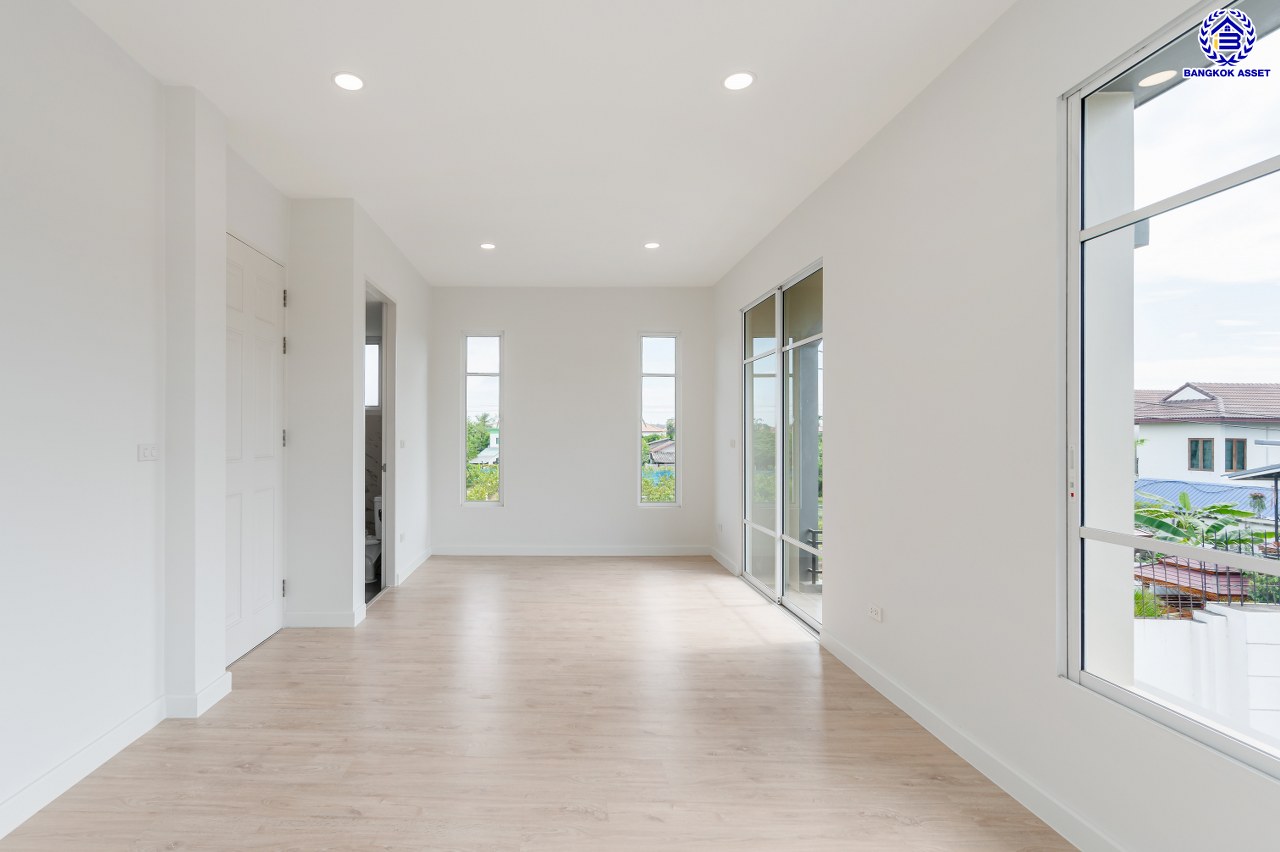 บ้านมือสองตกแต่งใหม่ โครงการ เดอะซิตี้1 ปิ่นเกล้า-พระราม5-นครอินทร์ หลังริม เนื้อที่ 52.60 ตร.ว. พื้นที่ใช้สอย 175.57 ตร.ม. ฟังก์ชัน 3 ห้องนอน 3 ห้องน้ำ 2 ที่จอดรถ ทำเลเดินทางสะดวก เชื่อมต่อถนนนครอินทร์ ถนนกาญจนาภิเษก ถนนราชพฤกษ์ ใกล้รถไฟฟ้าสายสีม่วง "สถานีแยกติวานนท์"