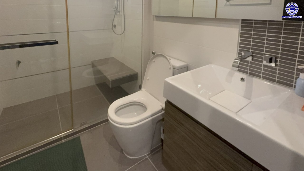 *****บ้านเดี่ยวมือสองสุดหรู โครงการ ลดาวัลย์ ราชพฤกษ์-ปิ่นเกล้า หลังมุม เนื้อที่ 146.70 ตร.ว. พื้นที่ใช้สอย 400 ตร.ม. ฟังก์ชัน 4 ห้องนอน 4 ห้องน้ำ 1 ห้องแม่บ้าน 3 ที่จอดรถ โครงการบนทำเลศักยภาพ ติดถนนราชพฤกษ์ เชื่อมต่อถนนบรมราชชนนี ถนนพรานนก-กาญจนาภิเษก ถนนพุทธมณฑลสาย1 ใกล้รถไฟฟ้าสายสีน้ำเงิน "สถานีบางหว้า" และจุดขึ้นทางด่วน "ศรีรัช"