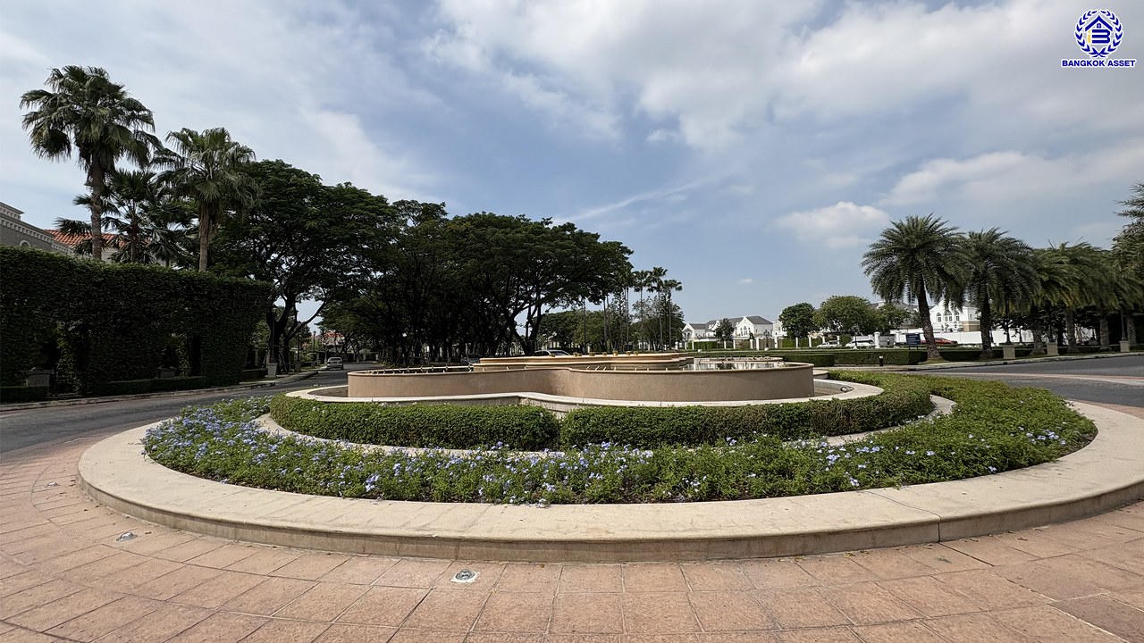 *****บ้านเดี่ยวมือสองสุดหรู โครงการ ลดาวัลย์ ราชพฤกษ์-ปิ่นเกล้า หลังมุม เนื้อที่ 146.70 ตร.ว. พื้นที่ใช้สอย 400 ตร.ม. ฟังก์ชัน 4 ห้องนอน 4 ห้องน้ำ 1 ห้องแม่บ้าน 3 ที่จอดรถ โครงการบนทำเลศักยภาพ ติดถนนราชพฤกษ์ เชื่อมต่อถนนบรมราชชนนี ถนนพรานนก-กาญจนาภิเษก ถนนพุทธมณฑลสาย1 ใกล้รถไฟฟ้าสายสีน้ำเงิน "สถานีบางหว้า" และจุดขึ้นทางด่วน "ศรีรัช"