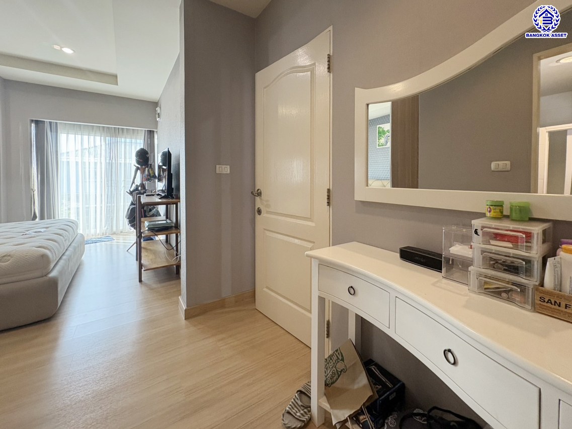 *****บ้านเดี่ยวมือสองนนทบุรี โครงการ ดีซิโอ้ ราชพฤกษ์ หลังริม! เนื้อที่ 55.4 ตร.ว. ฟังก์ชัน 3 ห้องนอน 3 ห้องน้ำ 2 ที่จอดรถ บ้านสวย พร้อมเข้าอยู่ แถมฟรี! 2 เครื่องปรับอากาศ บนทำเลเดินทางสะดวก เชื่อมต่อถนนรัตนาธิเบศร์ ใกล้รถไฟฟ้าสายสีม่วง "สถานีบางรักใหญ่"