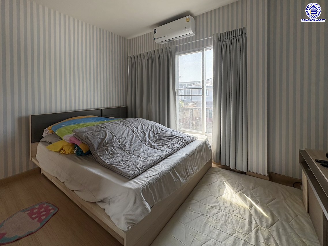 *****บ้านเดี่ยวมือสองนนทบุรี โครงการ ดีซิโอ้ ราชพฤกษ์ หลังริม! เนื้อที่ 55.4 ตร.ว. ฟังก์ชัน 3 ห้องนอน 3 ห้องน้ำ 2 ที่จอดรถ บ้านสวย พร้อมเข้าอยู่ แถมฟรี! 2 เครื่องปรับอากาศ บนทำเลเดินทางสะดวก เชื่อมต่อถนนรัตนาธิเบศร์ ใกล้รถไฟฟ้าสายสีม่วง "สถานีบางรักใหญ่"