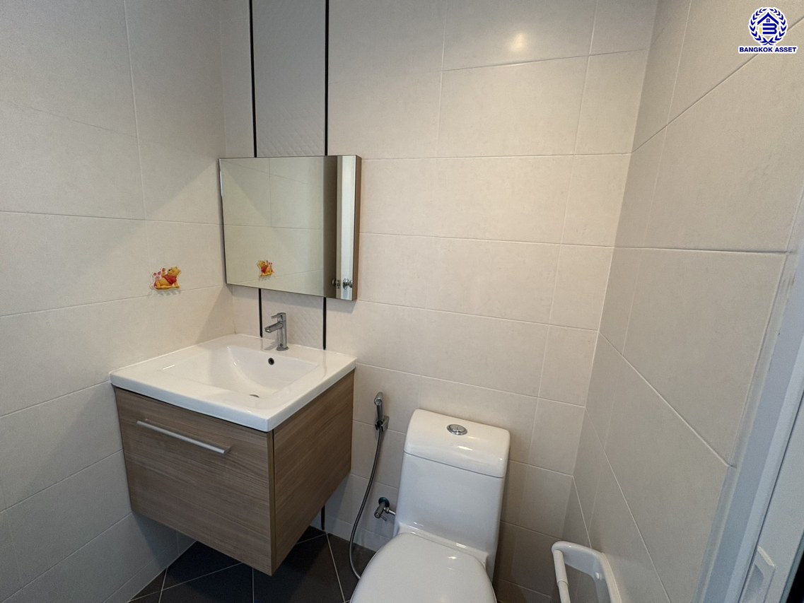 *****บ้านเดี่ยวมือสองนนทบุรี โครงการ ดีซิโอ้ ราชพฤกษ์ หลังริม! เนื้อที่ 55.4 ตร.ว. ฟังก์ชัน 3 ห้องนอน 3 ห้องน้ำ 2 ที่จอดรถ บ้านสวย พร้อมเข้าอยู่ แถมฟรี! 2 เครื่องปรับอากาศ บนทำเลเดินทางสะดวก เชื่อมต่อถนนรัตนาธิเบศร์ ใกล้รถไฟฟ้าสายสีม่วง "สถานีบางรักใหญ่"