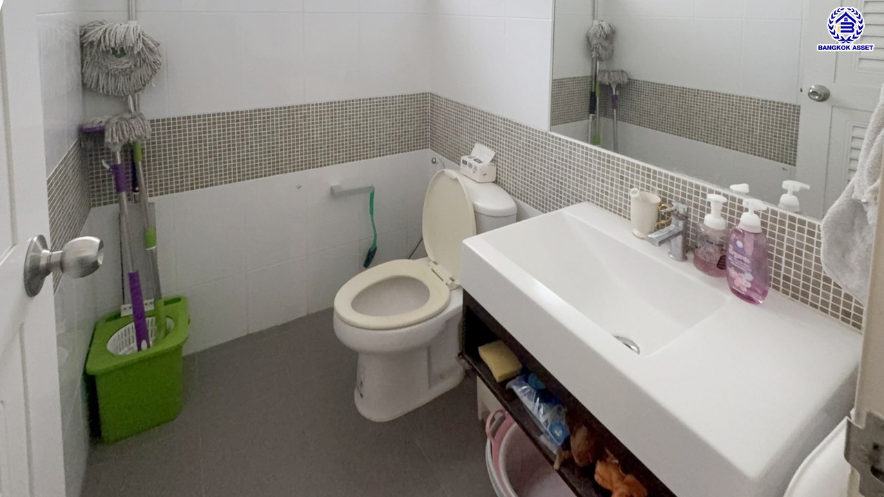 *****บ้านเดี่ยวมือสอง โครงการ โฮมเพลส เดอะพาร์ค บางกรวย-ไทรน้อย เนื้อที่ 54 ตร.ว. ฟังก์ชัน 3 ห้องนอน 3 ห้องน้ำ 2 ที่จอดรถ เชื่อมต่อหลายเส้นทาง ทั้งถนนรัตนาธิเบศร์ ถนนบางกรวย-ไทรน้อย ถนนกาญจนาภิเษก ใกล้รถไฟฟ้าสายสีม่วง "สถานีบางพลู"