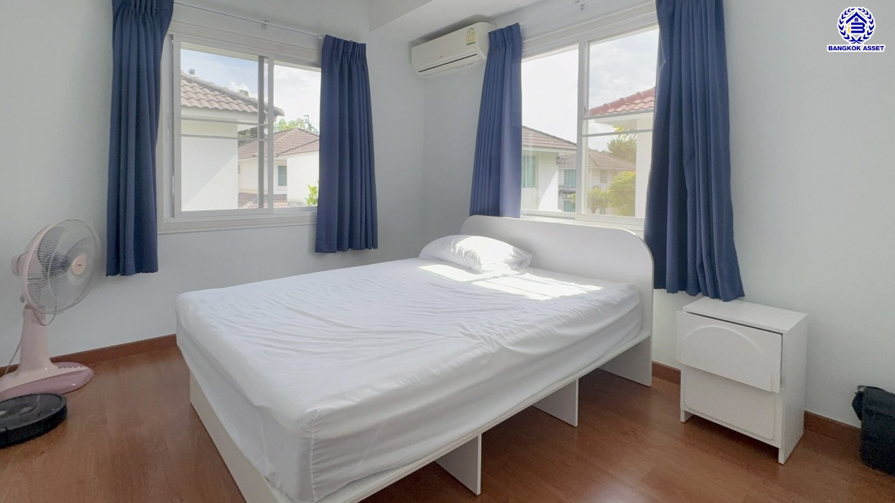 *****บ้านเดี่ยวมือสอง โครงการ โฮมเพลส เดอะพาร์ค บางกรวย-ไทรน้อย เนื้อที่ 54 ตร.ว. ฟังก์ชัน 3 ห้องนอน 3 ห้องน้ำ 2 ที่จอดรถ เชื่อมต่อหลายเส้นทาง ทั้งถนนรัตนาธิเบศร์ ถนนบางกรวย-ไทรน้อย ถนนกาญจนาภิเษก ใกล้รถไฟฟ้าสายสีม่วง "สถานีบางพลู"