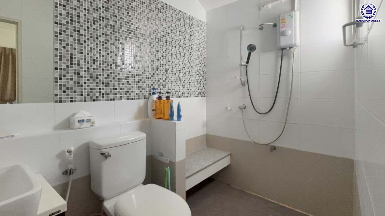 *****บ้านเดี่ยวมือสอง โครงการ โฮมเพลส เดอะพาร์ค บางกรวย-ไทรน้อย เนื้อที่ 54 ตร.ว. ฟังก์ชัน 3 ห้องนอน 3 ห้องน้ำ 2 ที่จอดรถ เชื่อมต่อหลายเส้นทาง ทั้งถนนรัตนาธิเบศร์ ถนนบางกรวย-ไทรน้อย ถนนกาญจนาภิเษก ใกล้รถไฟฟ้าสายสีม่วง "สถานีบางพลู"