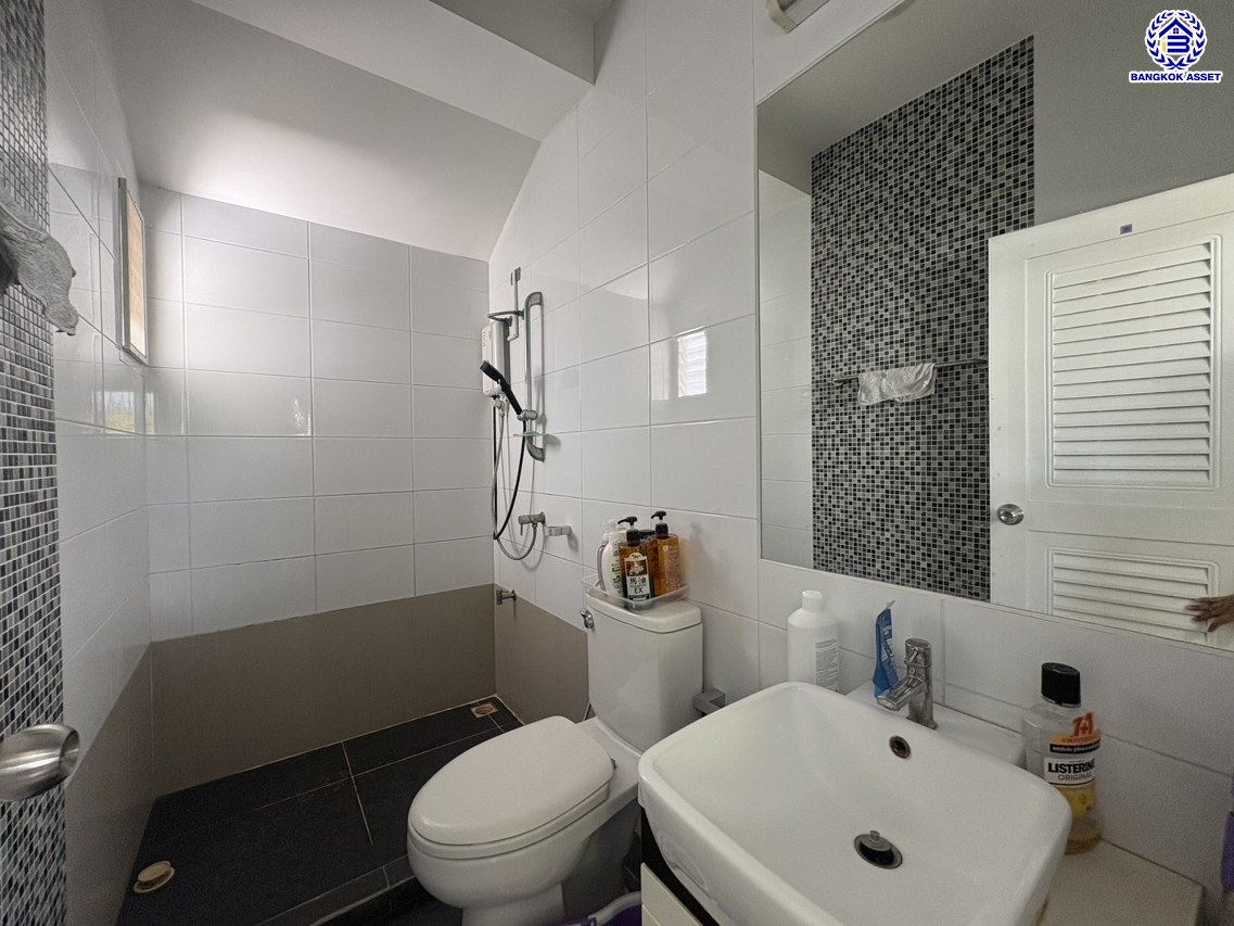 *****บ้านเดี่ยวมือสอง โครงการ โฮมเพลส เดอะพาร์ค บางกรวย-ไทรน้อย เนื้อที่ 54 ตร.ว. ฟังก์ชัน 3 ห้องนอน 3 ห้องน้ำ 2 ที่จอดรถ เชื่อมต่อหลายเส้นทาง ทั้งถนนรัตนาธิเบศร์ ถนนบางกรวย-ไทรน้อย ถนนกาญจนาภิเษก ใกล้รถไฟฟ้าสายสีม่วง "สถานีบางพลู"