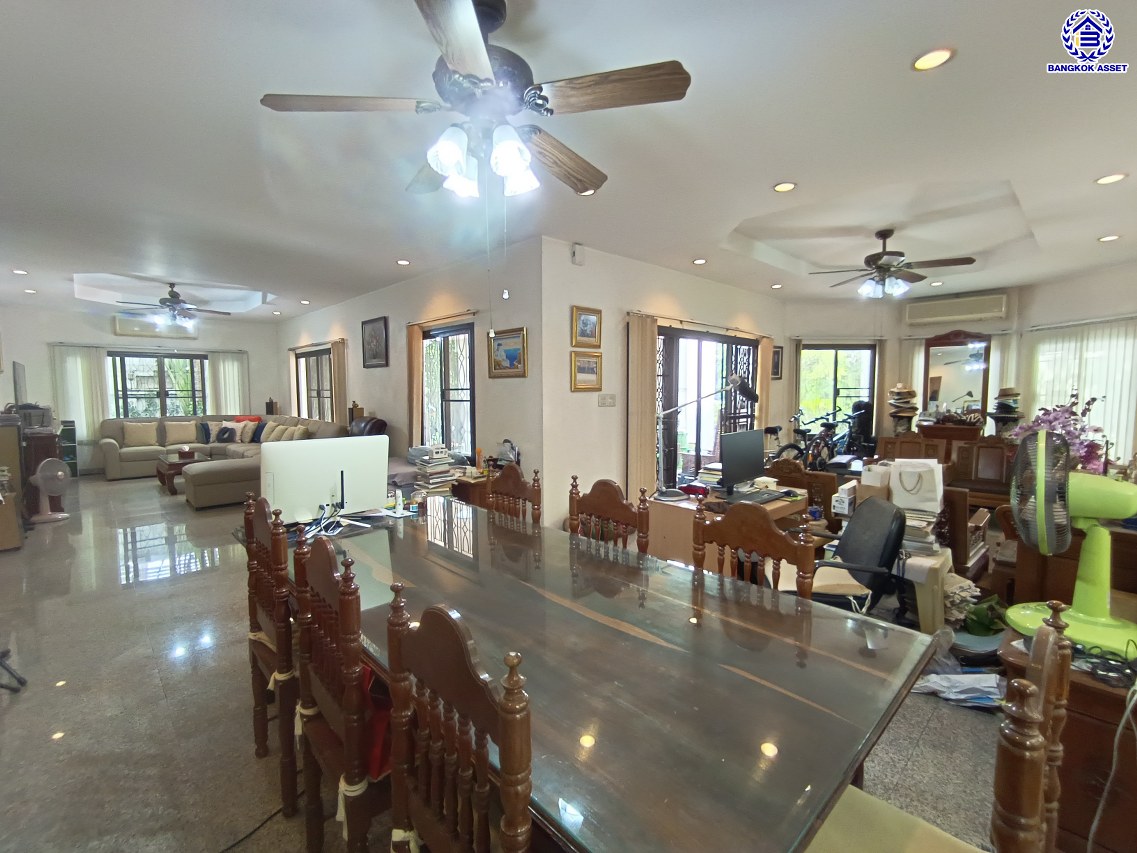 *****บ้านเดี่ยวมือสอง โครงการ ชัยพิทักษ์ งามวงศ์วาน เนื้อที่ 96 ตร.ว. พื้นที่ใช้สอย 200 ตร.ม. ฟังก์ชัน 5 ห้องนอน 4 ห้องน้ำ จอดรถได้ 6 คัน แถมฟรี! เครื่องปรับอากาศ และ เครื่องทำน้ำอุ่น บนทำเลดี เหมาะกับการสร้างที่อยู่อาศัย และประกอบธุรกิจ เชื่อมต่อถนนงามวงศ์วาน ถนนวิภาวดี-รังสิต ใกล้รถไฟฟ้าสายสีแดง "สถานีทุ่งสองห้อง" และจุดขึ้นทางด่วน "งามวงศ์วาน"