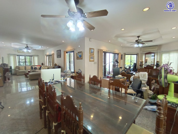 *****บ้านเดี่ยวมือสอง โครงการ ชัยพิทักษ์ งามวงศ์วาน เนื้อที่ 96 ตร.ว. พื้นที่ใช้สอย 200 ตร.ม. ฟังก์ชัน 5 ห้องนอน 4 ห้องน้ำ จอดรถได้ 6 คัน แถมฟรี! เครื่องปรับอากาศ และ เครื่องทำน้ำอุ่น บนทำเลดี เหมาะกับการสร้างที่อยู่อาศัย และประกอบธุรกิจ เชื่อมต่อถนนงามวงศ์วาน ถนนวิภาวดี-รังสิต ใกล้รถไฟฟ้าสายสีแดง "สถานีทุ่งสองห้อง" และจุดขึ้นทางด่วน "งามวงศ์วาน"