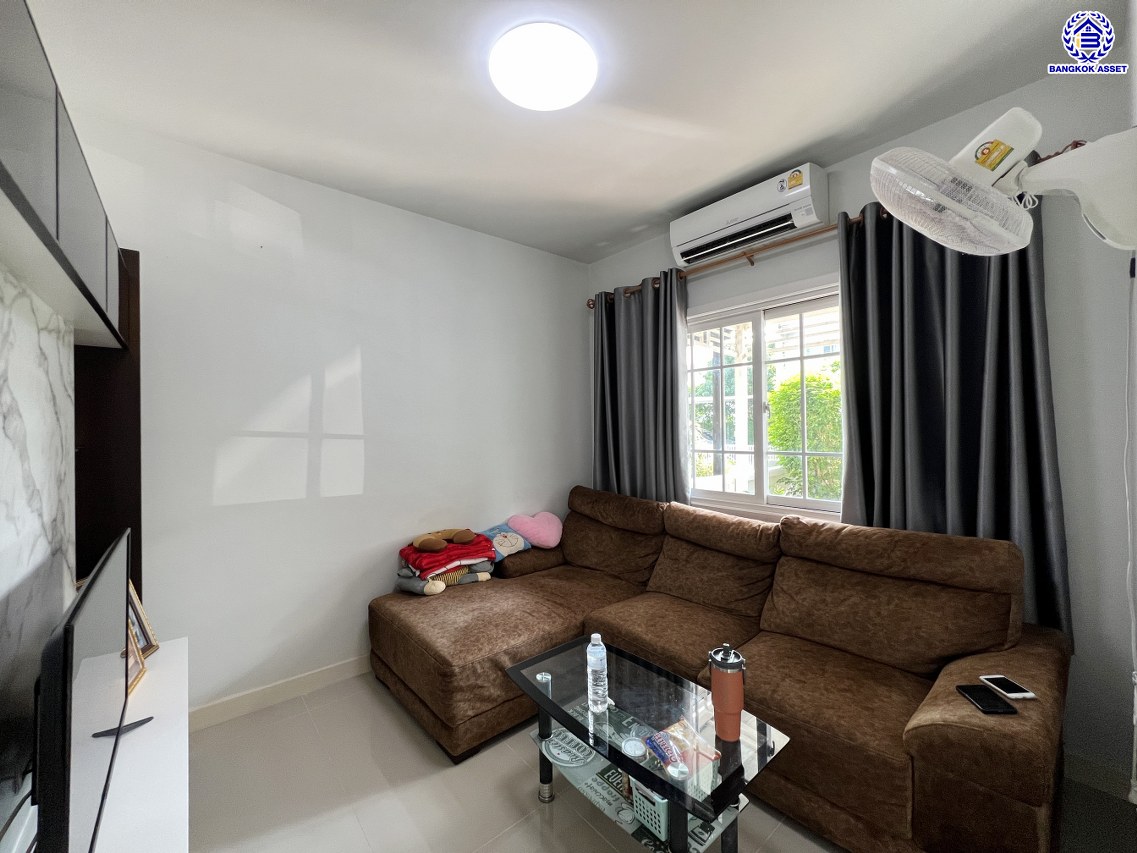 *****ทาวน์เฮ้าส์มือสองนนทบุุรี โครงการ เดอะวิลเลจ กาญจนาภิเษก-ราชพฤกษ์2 เนื้อที่ 30 ตร.ว. พื้นที่ใช้สอย 99 ตร.ม. ฟังก์ชัน 4 ห้องนอน 2 ห้องน้ำ 2 ที่จอดรถ โครงการบนทำเลดี เชื่อมต่อถนนกาญจนาภิเษก ถนนบางกรวย-ไทรน้อย ถนนบางบัวทอง-สุพรรณบุรี ใกล้รถไฟฟ้าสายสีม่วง "สถานีคลองบางไผ่"