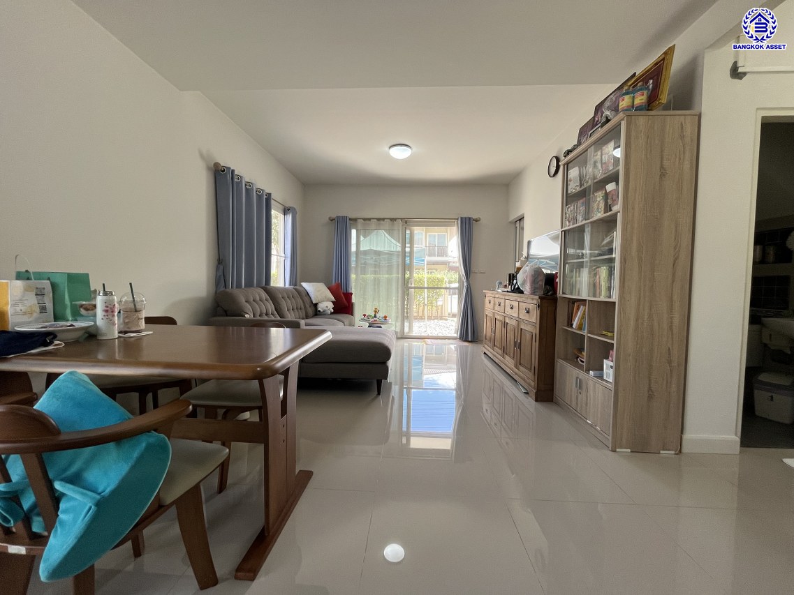 *****บ้านเดี่ยวมือสองนนทบุรี โครงการ คณาสิริ ชัยพฤกษ์-วงแหวน จากแบรนด์ชื่อดัง Sansiri เนื้อที่ 53 ตร.ว. พื้นที่ใช้สอย 113 ตร.ม. ฟังก์ชัน 4 ห้องนอน 2 ห้องน้ำ 2 ที่จอด บ้านสวยพร้อมอยู่ สภาพดีลากกระเป๋าเข้าอยู่ได้เลย  เชื่อมต่อถนนบางกรวย-ไทรน้อย ใกล้รถไฟฟ้าสายสีม่วง "สถานีคลองบางไผ่"