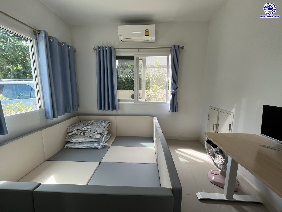 *****บ้านเดี่ยวมือสองนนทบุรี โครงการ คณาสิริ ชัยพฤกษ์-วงแหวน จากแบรนด์ชื่อดัง Sansiri เนื้อที่ 53 ตร.ว. พื้นที่ใช้สอย 113 ตร.ม. ฟังก์ชัน 4 ห้องนอน 2 ห้องน้ำ 2 ที่จอด บ้านสวยพร้อมอยู่ สภาพดีลากกระเป๋าเข้าอยู่ได้เลย  เชื่อมต่อถนนบางกรวย-ไทรน้อย ใกล้รถไฟฟ้าสายสีม่วง "สถานีคลองบางไผ่"