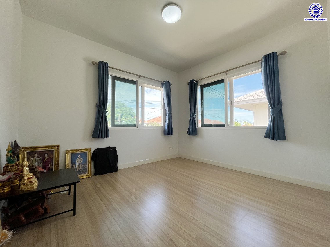 *****บ้านเดี่ยวมือสองนนทบุรี โครงการ คณาสิริ ชัยพฤกษ์-วงแหวน จากแบรนด์ชื่อดัง Sansiri เนื้อที่ 53 ตร.ว. พื้นที่ใช้สอย 113 ตร.ม. ฟังก์ชัน 4 ห้องนอน 2 ห้องน้ำ 2 ที่จอด บ้านสวยพร้อมอยู่ สภาพดีลากกระเป๋าเข้าอยู่ได้เลย  เชื่อมต่อถนนบางกรวย-ไทรน้อย ใกล้รถไฟฟ้าสายสีม่วง "สถานีคลองบางไผ่"