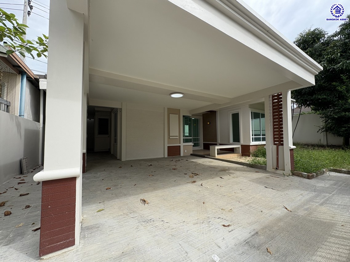 *****บ้านเดี่ยวมือสองนนทบุรี โครงการ โฮมเพลส เดอะพาร์ค บางกรวย-ไทรน้อย หลังริม เนื้อที่ 76 ตร.ว. พื้นที่ใช้สอย 222 ตร.ม. ฟังก์ชัน 3 ห้องนอน 3 ห้องน้ำ 2 ที่จอดรถ แถมฟรี! เครื่องปรับอากาศ, เครื่องดูดควัน เชื่อมต่อหลายเส้นทาง ทั้งถนนรัตนาธิเบศร์ ถนนบางกรวย-ไทรน้อย ถนนกาญจนาภิเษก ใกล้รถไฟฟ้าสายสีม่วง "สถานีบางพลู" และ ใกล้จุดขึ้นทางด่วน "ศรีรัช"